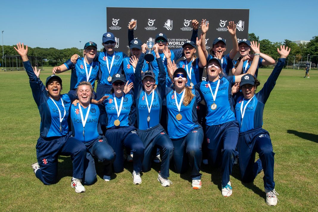 Scotland U19s celebrate qualification for the Women's U19 World Cup